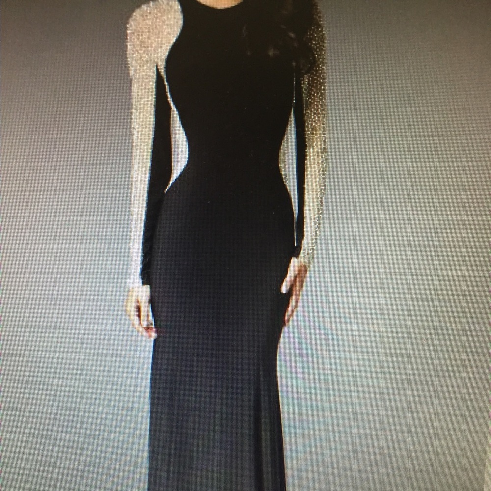 Xscape Long-sleeve Color Block Gown